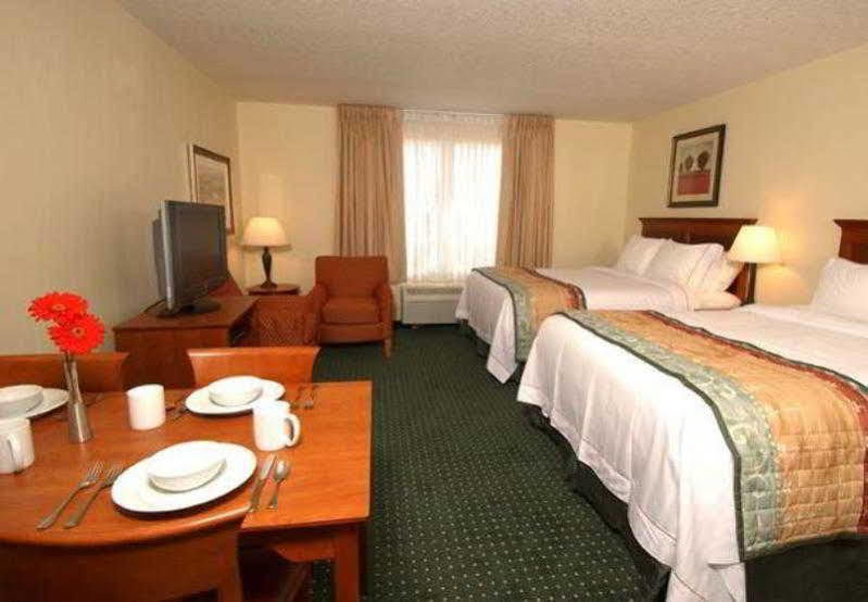 Towneplace Suites דה וילאג'ס מראה חיצוני תמונה